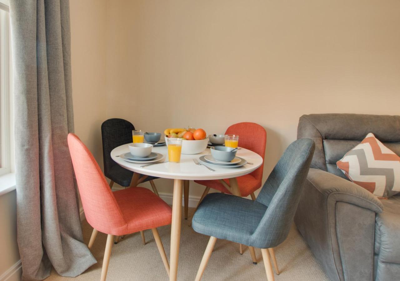 Cosy Hub Apartment วิทบี ภายนอก รูปภาพ